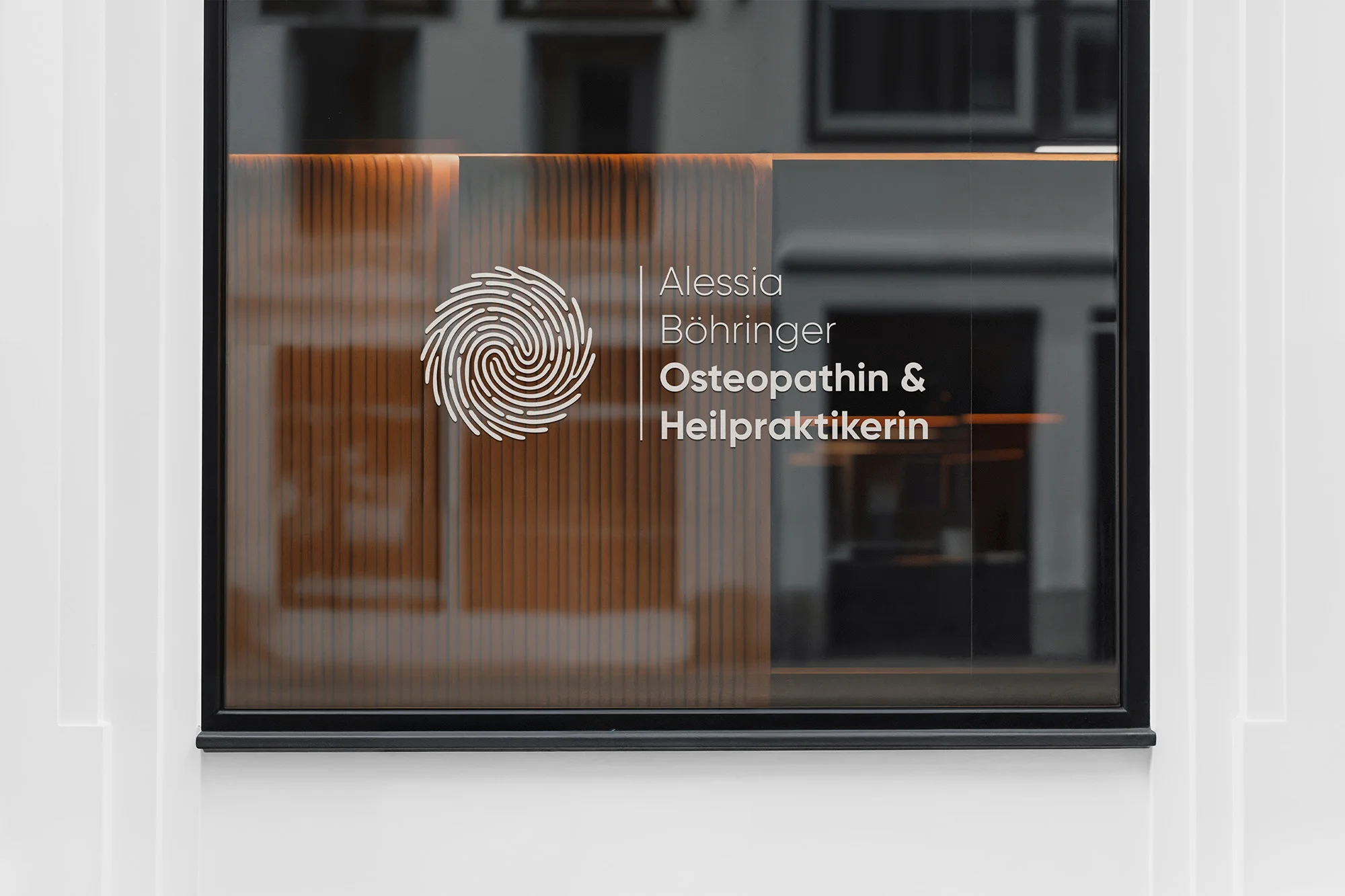 Fensterbeklebung Praxis Alessia Böhringer
